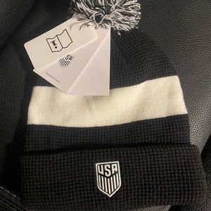 Nike Sample Team USA Pom Beanie